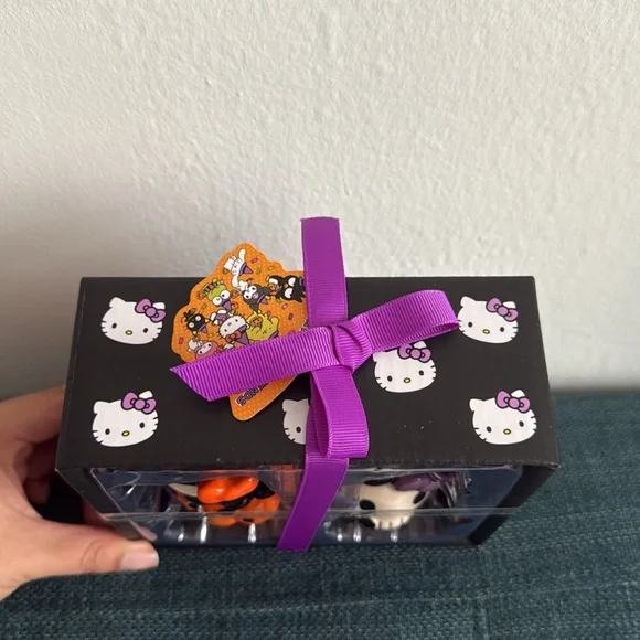 Hello Kitty Halloween Salt and Pepper Set - Picture 5 of 5